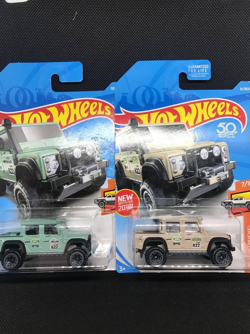 hotwheels land rover defender