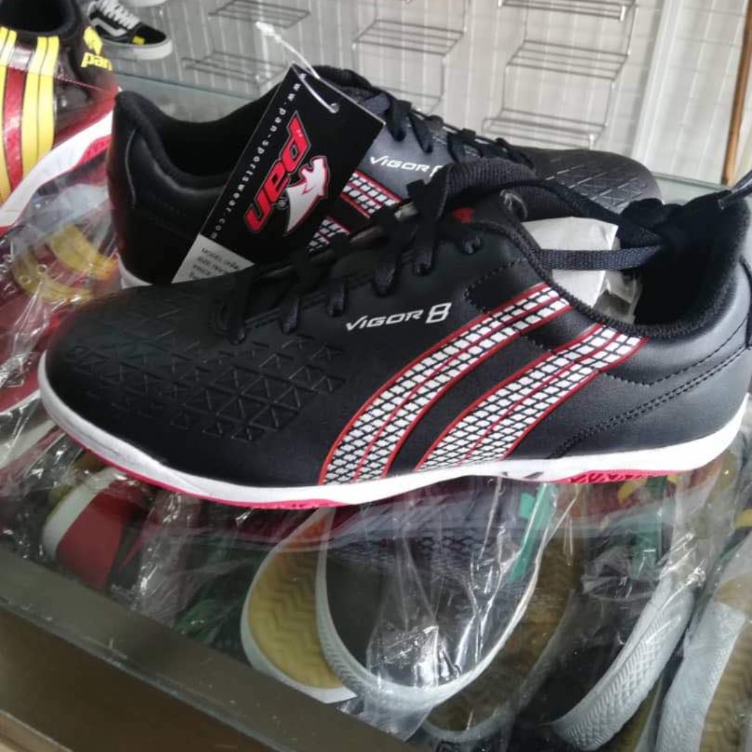 kasut futsal pan