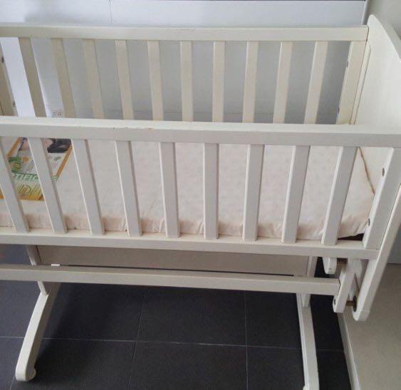 Mothercare Deluxe Gliding Crib Cot White Babies Kids Cots