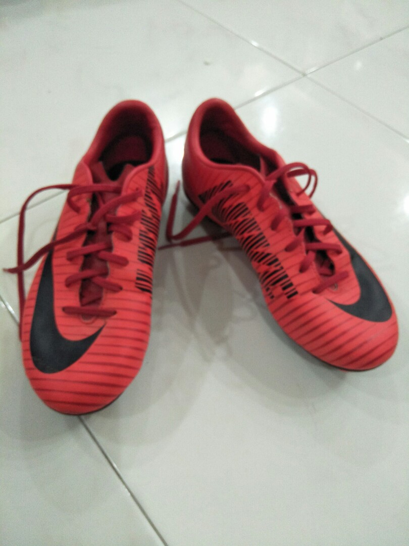 mercurial soccer shoes