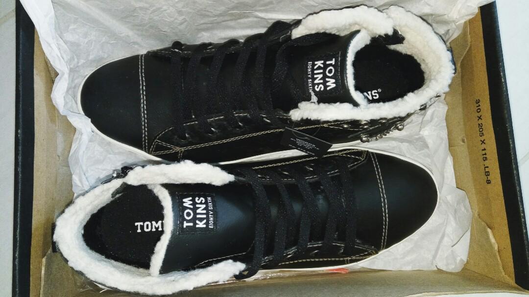 Sepatu Tomkins Baru Murah Fesyen Wanita Sepatu Di Carousell