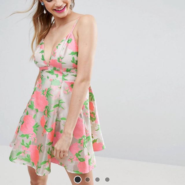 Asos Salon Floral Mini Dress Women S Fashion Clothes Dresses Skirts On Carousell Mariage, cocktail, garden ou pool party, pour avoir l'air stylée sans se ruiner, on fonce chercher des. carousell