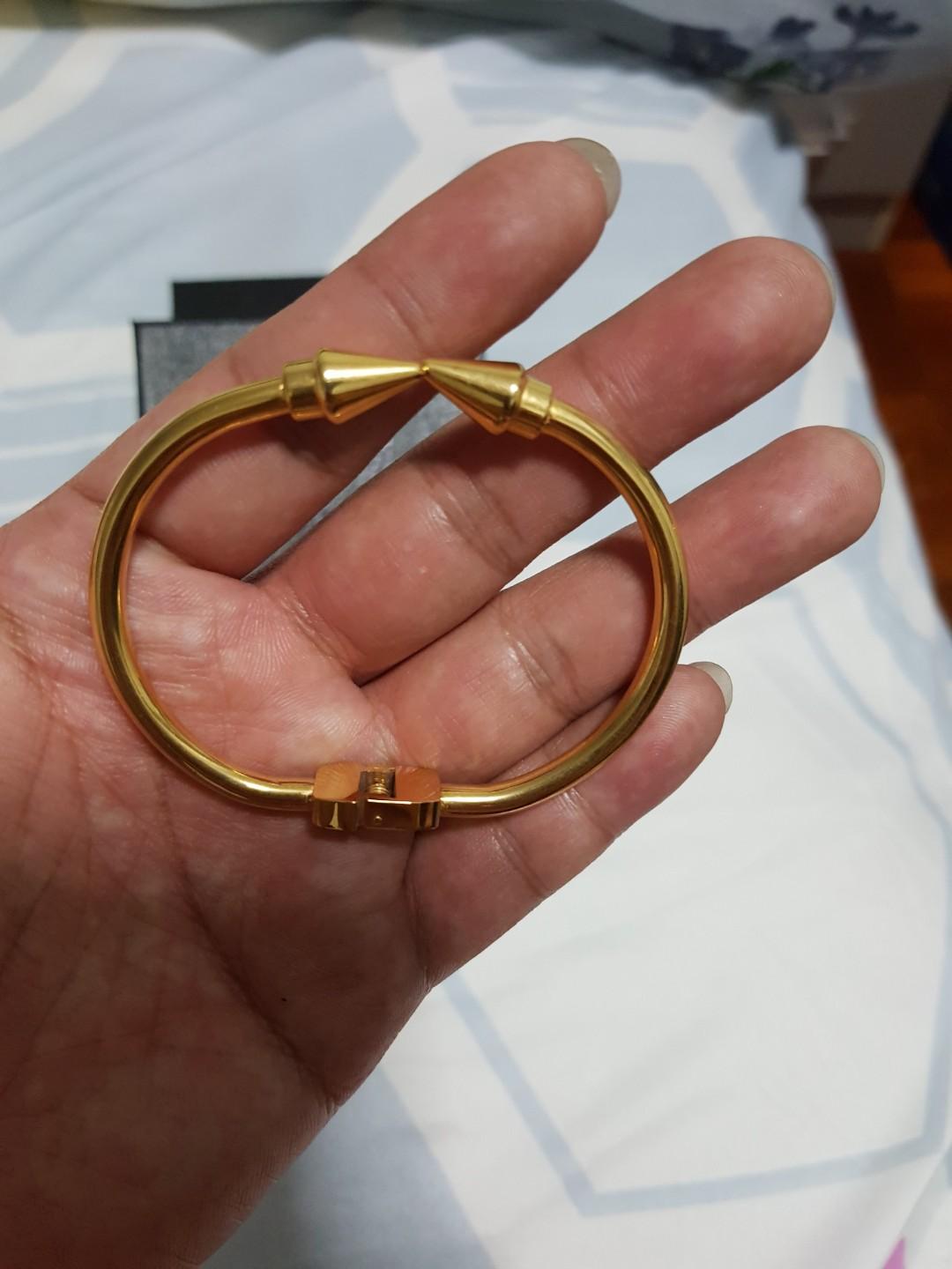 Bracelets (Category: Bracelets) located in Singapore. Submitted by aven123 (Listing ID 192536215, Image 4). Description: Selling at $20.00 PER PIECE OR $40.00 FOR BOTH 2 PIECES - got it as a gift and I believe it's 1 for men's and 1 for ladies - both with box - what u see is what u get - non refundable once item is sold.