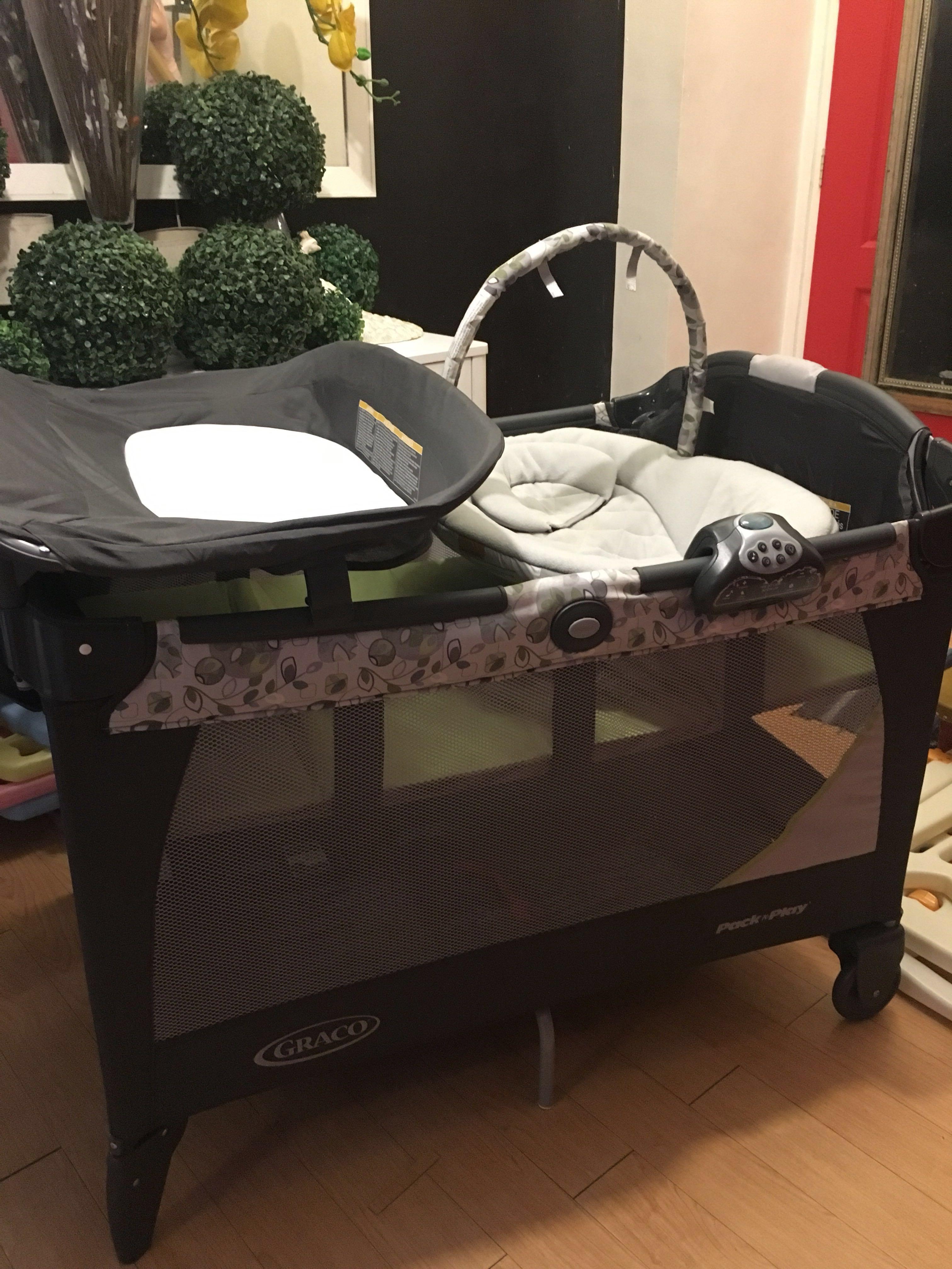 Graco pack n play playard with newborn napper best sale bassinet lx