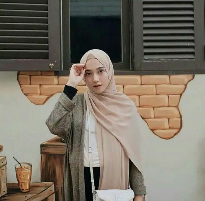  Jilbab  Pashmina  Diamond Warna  Cream  Hijab Casual