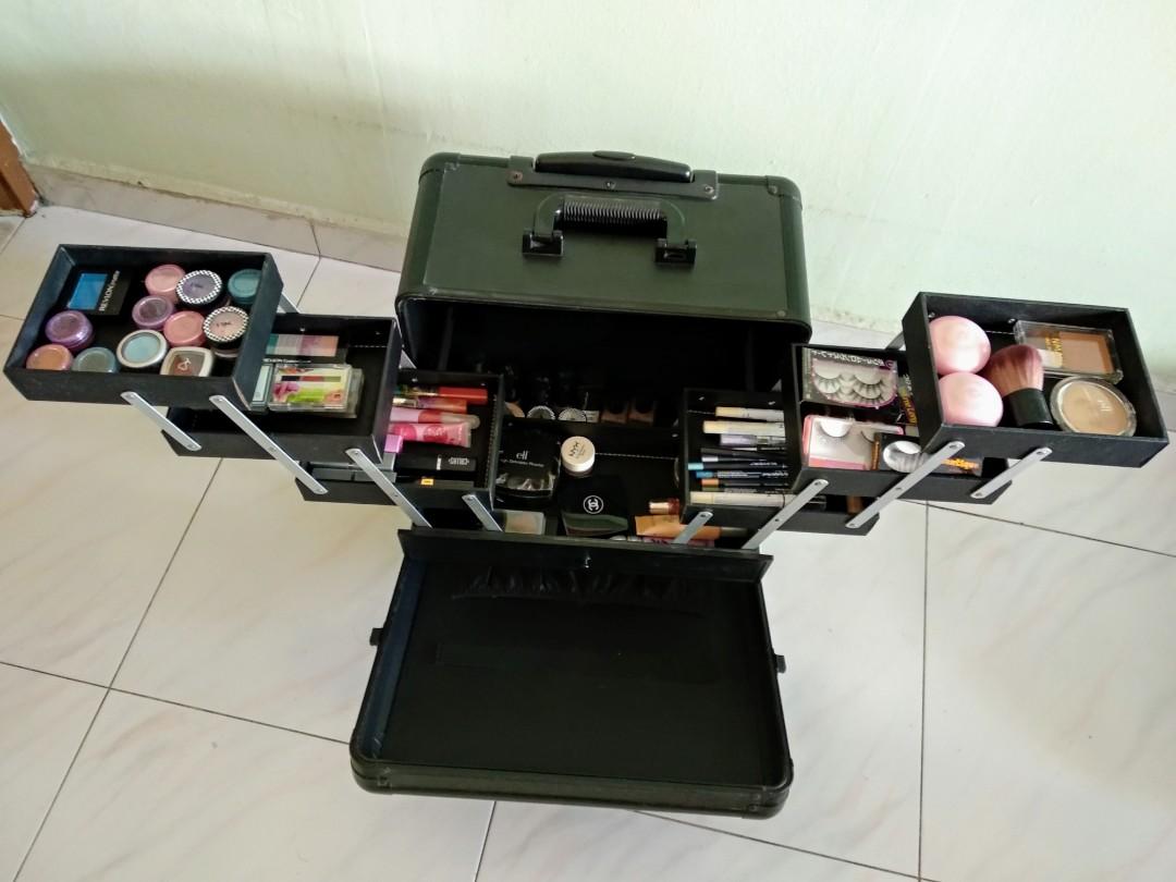 Makeup Case Trolley Bag With Wheels, Women's Fashion, Jewelry