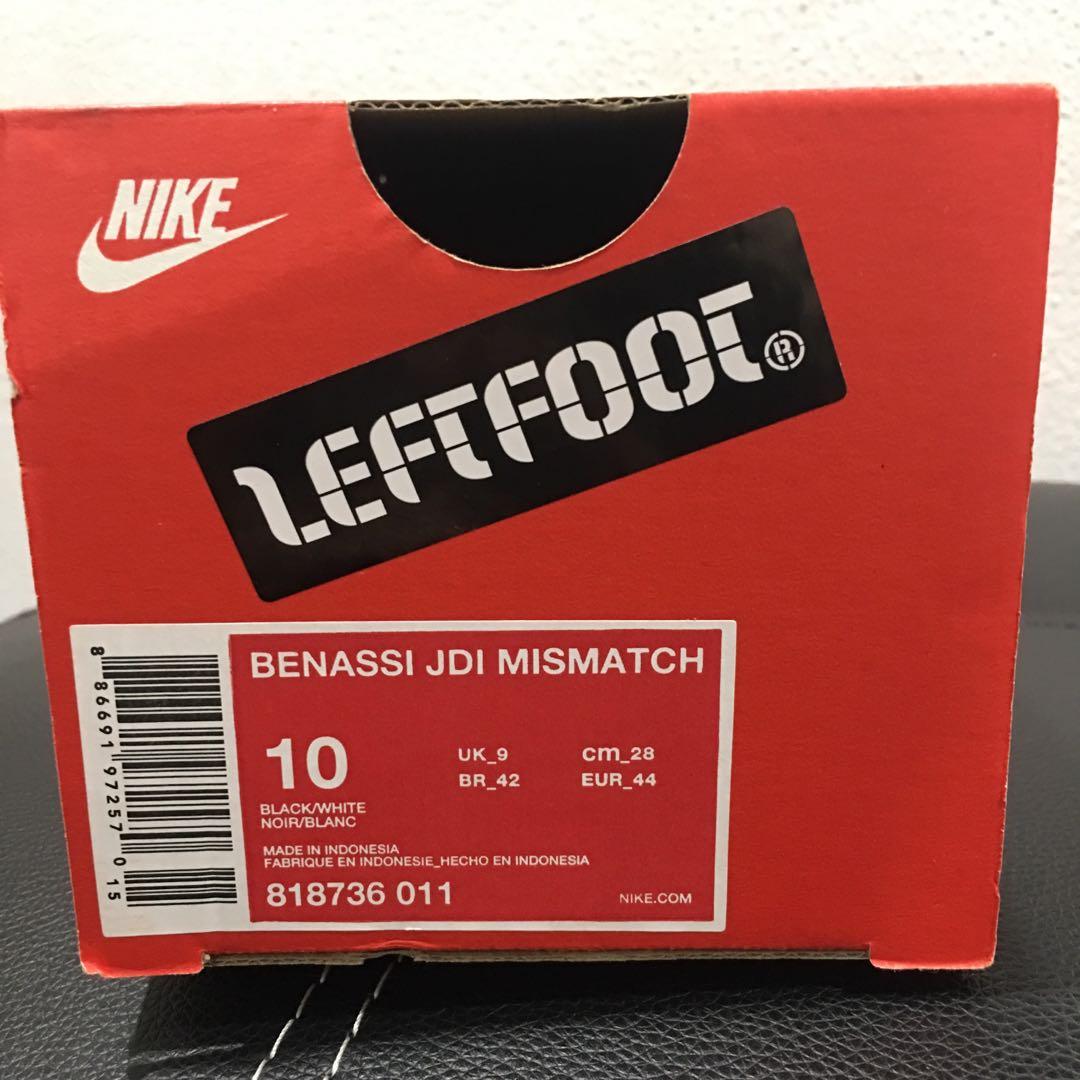 mismatch nike slides