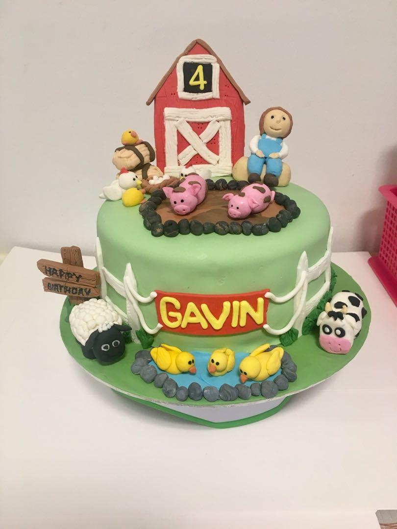 Old Macdonald Farm Themed Birthday Cake Food Drinks Baked Goods On Carousell