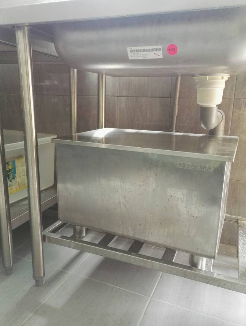 Perangkap Minyak Oil And Greasetrap Peralatan Dapur Di Carou