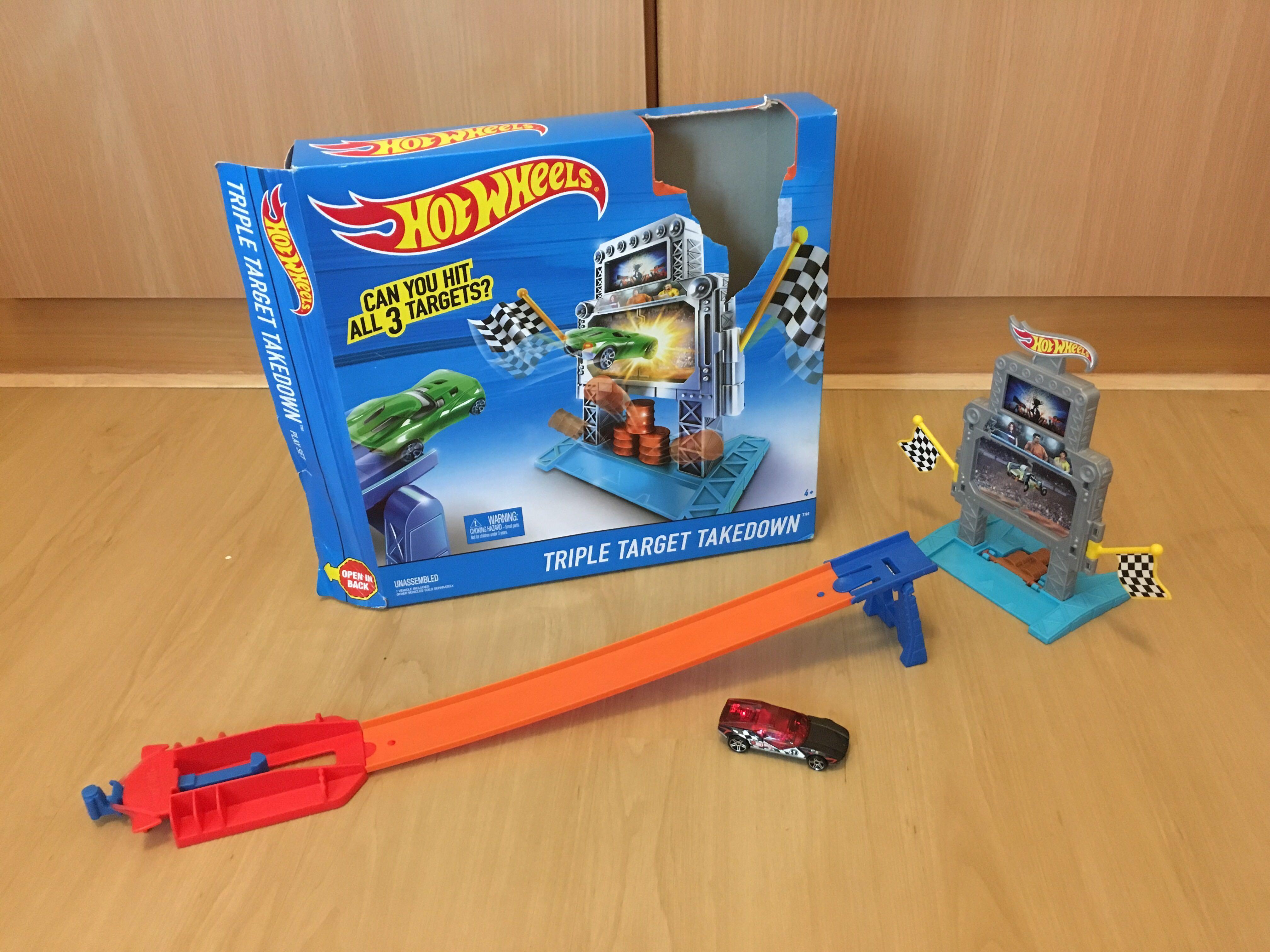 Preloved Hot Wheels Triple Target Takedown Track Set Hobbies