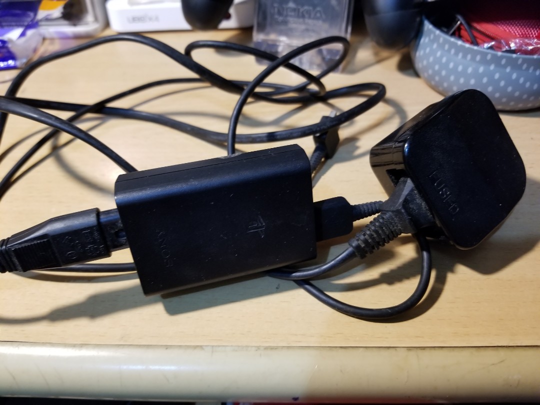 Ps Vita 1000 原裝充電器 遊戲機 遊戲機器材 Carousell