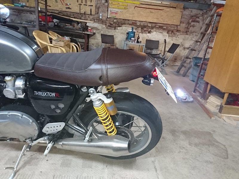 thruxton dual comfort seat