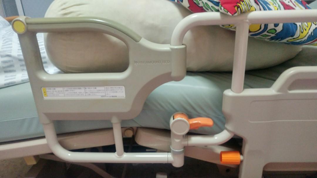 Used Hospital Bed 3 cranks, manual, Furniture & Home Living