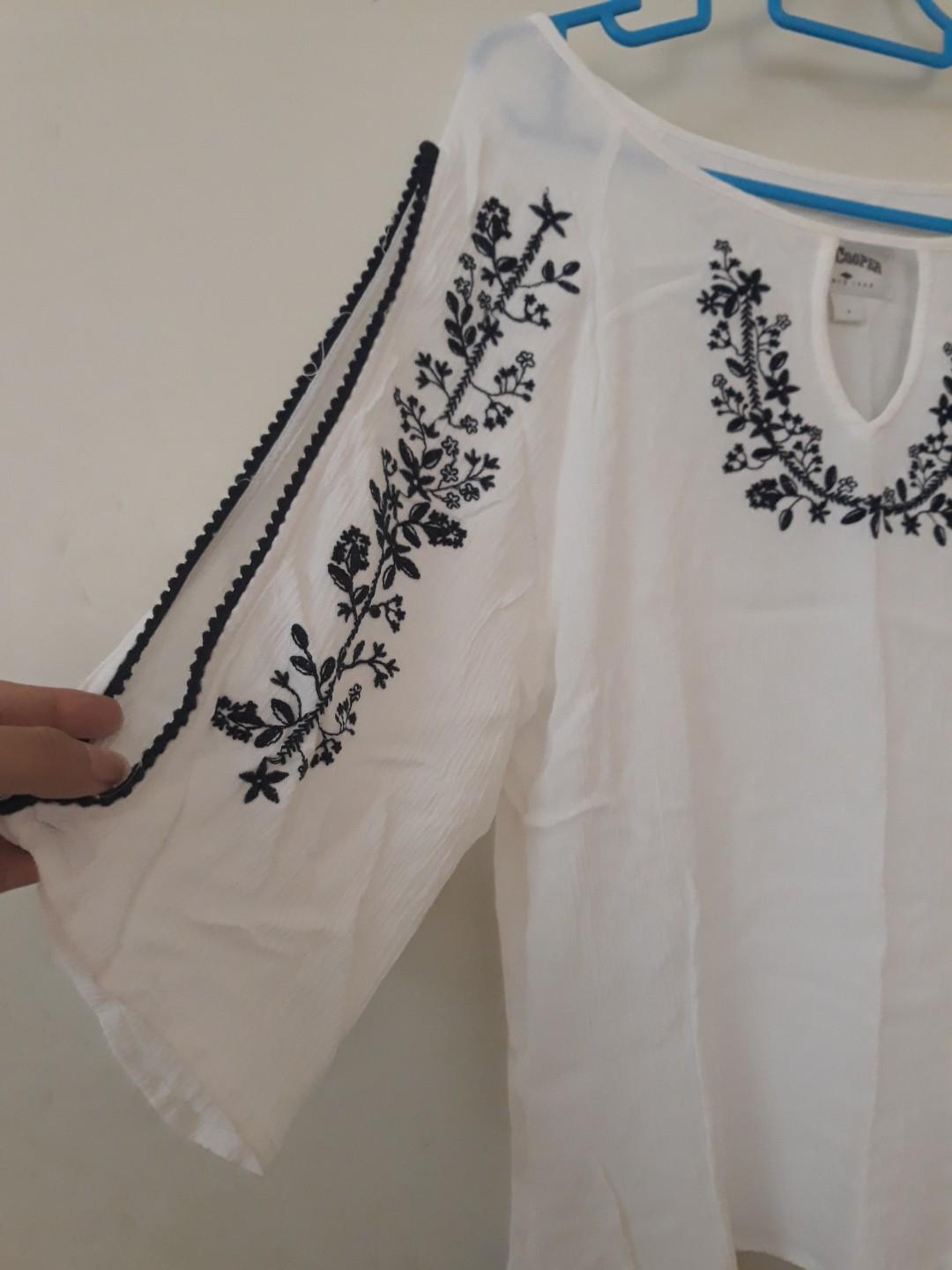 White Top (Category: Tops) located in Subang Jaya. Submitted by bellisyimo (Listing ID 192579480, Image 1). Description: Letting this item go since I want to have more space to my closet. It's a brand new item and I only wore it once. Selling it cheap cuz I want to quickly let it go 😊 P/S hit me up of u need more info about it.