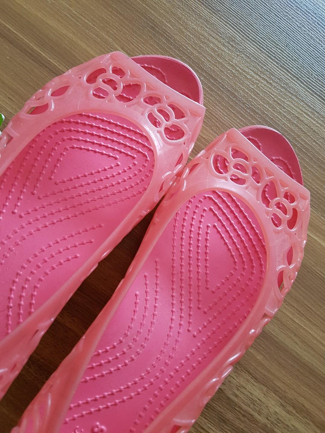 crocs jelly flats