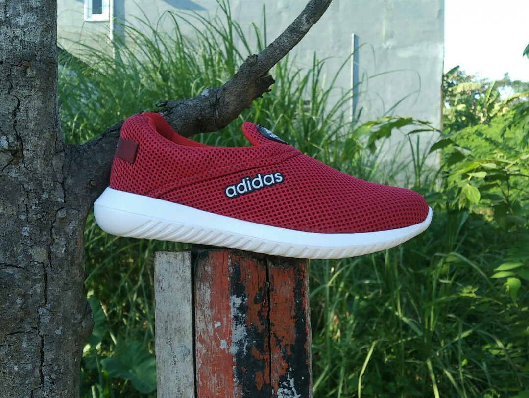 Sepatu Adidas Slip On Casual Pria Merah Maroon Fesyen Pria Sepatu Sandal Di Carousell