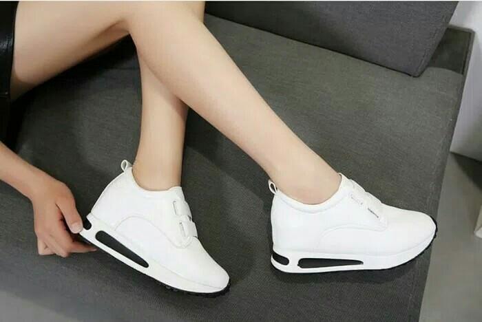 Sepatu Wanita Casual Slip On Aneira Sds253 Putih Fesyen Wanita