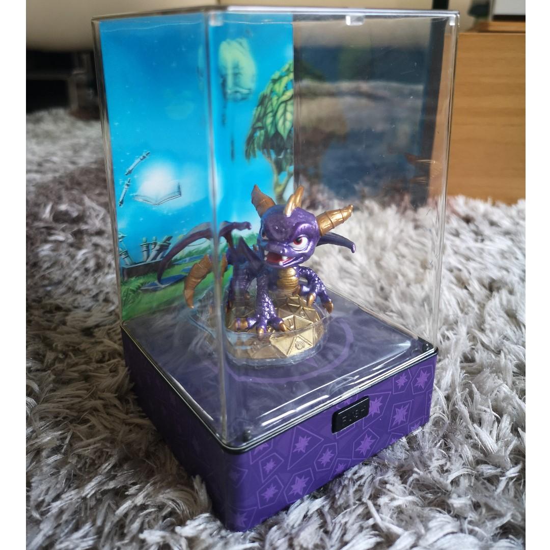 Skylanders Trap Team Eon S Elite Spyro Figure Electronics Others On Carousell Trap master wallop character pack. skylanders trap team eon s elite spyro figure