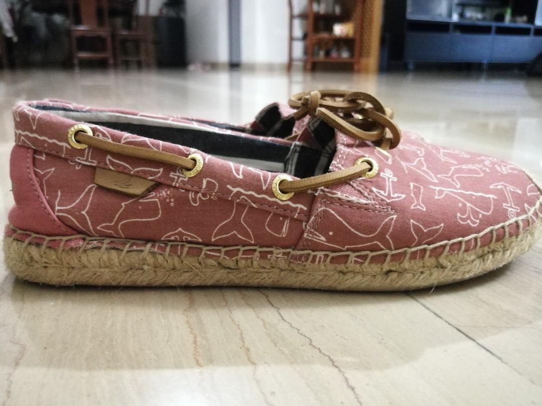 Sperry discount whale shoes