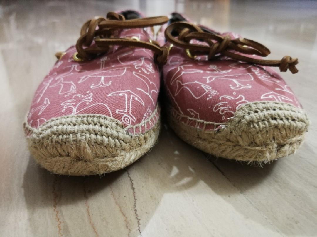 Sperry whale shoes shop