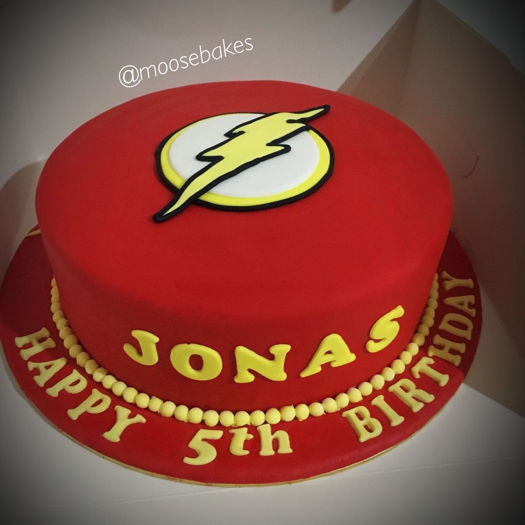 The Flash Fondant Cake Superhero Cake Food Drinks Baked Goods