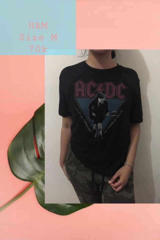 Tshirt Acdc H M Fesyen Wanita Pakaian Wanita Atasan Di Carousell