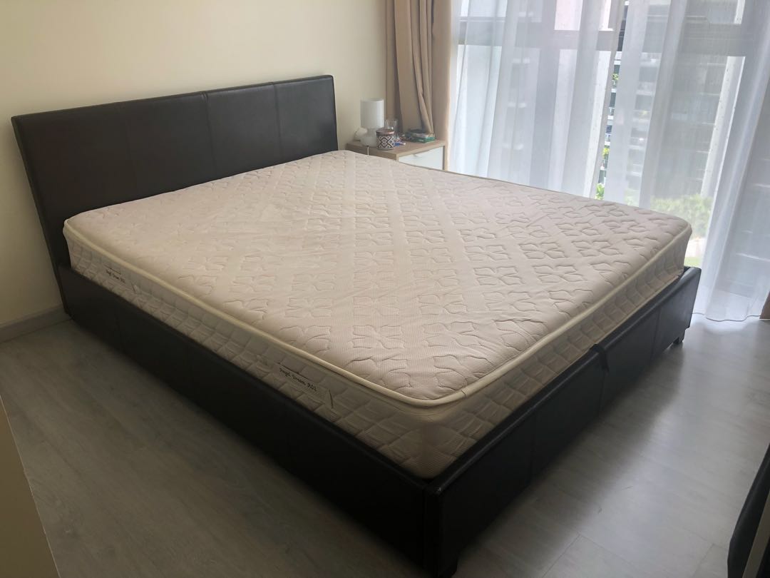 Used Queen Size Bed Frame Negotiable Furniture Beds Mattresses Used Queen Size Bed Frame Negotiable Furniture Beds Mattresses On Carou