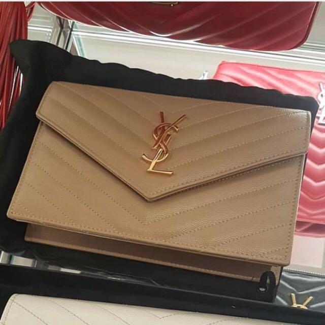 Ysl woc small (Category: Luxury Bags & Wallets) located in Imus. Submitted by timeless_treasures_co. (Listing ID 192715339, Image 1). Description: .