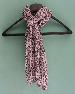 (Kategori: ) berada di . Dikirim oleh kingdomofscarves (ID iklan 192875903, Gambar 1). Deskripsi: .