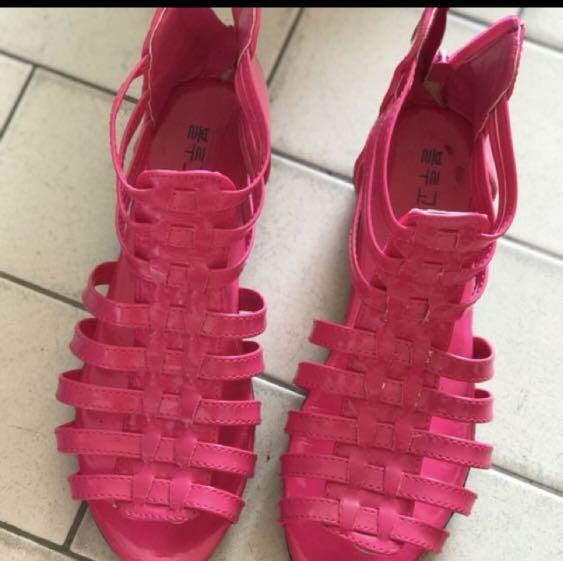 Dark Pink Girl Shoe, Women's Fashion 