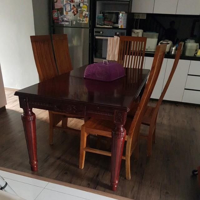 Dining Table (Category: Tables & Sets) located in Singapore. Submitted by kelv1n (Listing ID 192954030, Image 1). Description: Just the Table.