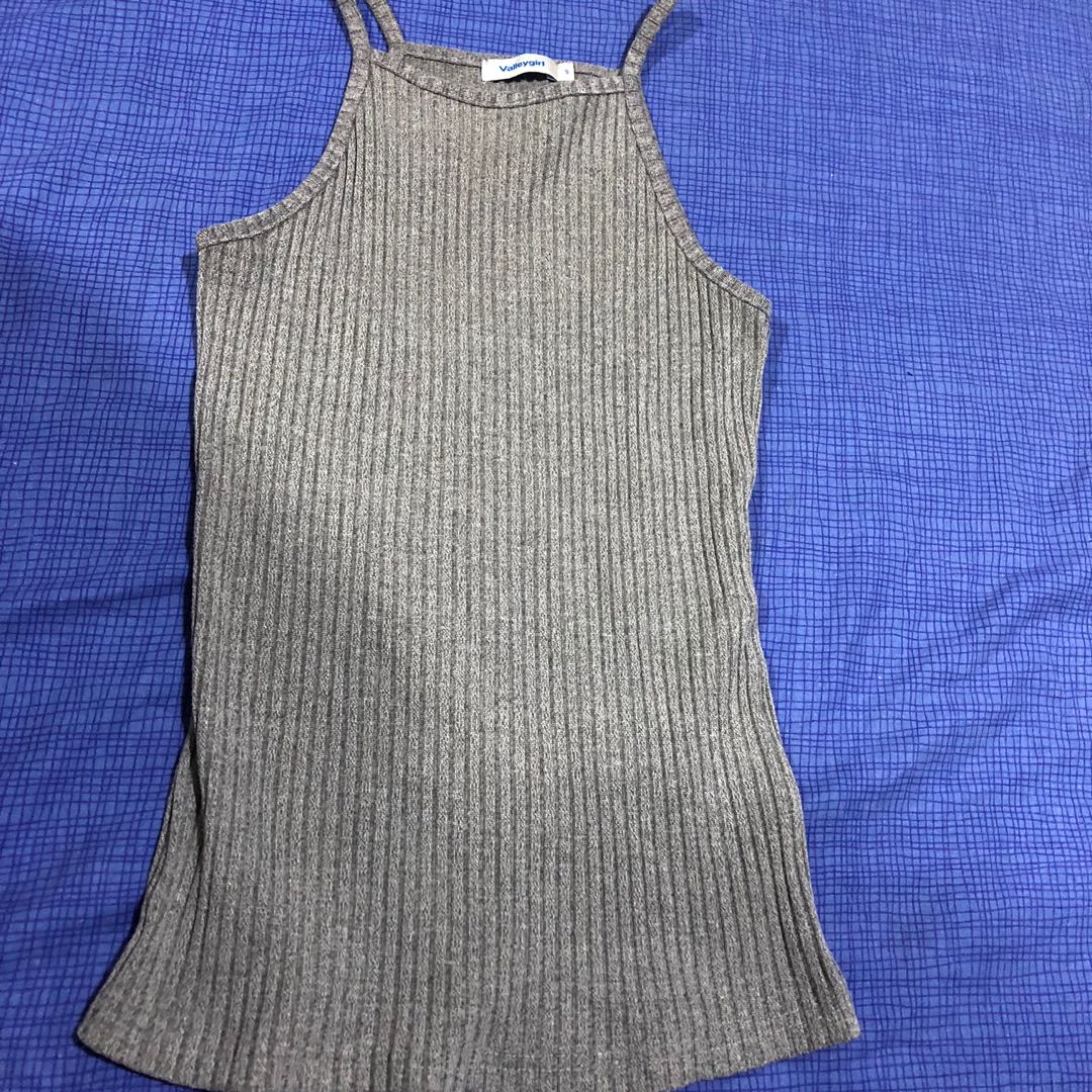 Grey Halter Top, Women's Fashion, Tops, Sleeveless on Carousell