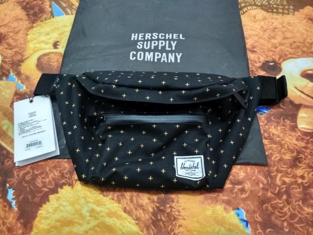 Herschel store gridlock gold