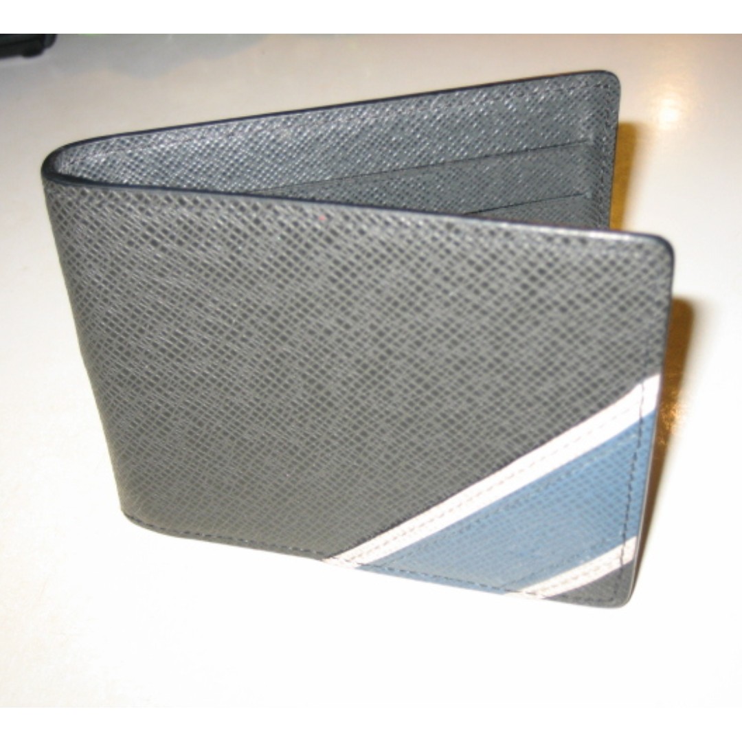 Louis Vuitton Unisex Vintage Taiga Leather Bifold Wallet