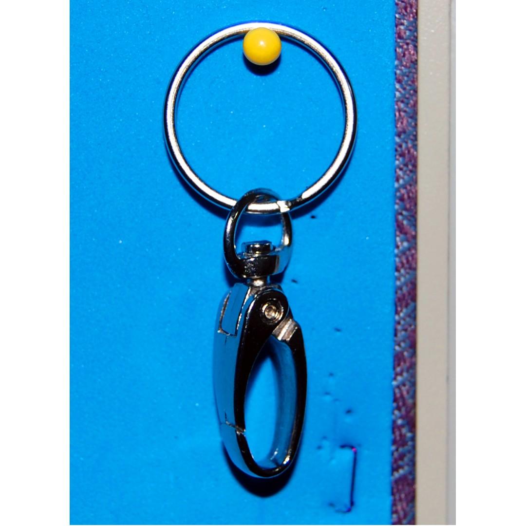 Keychain (Keyring with Metal Clip) *2022 Clearance Sale! Lowest Discount Prices!* (FRESH STOCK FOR CLEARANCE!) (Category: Craft Supplies & Tools) located in Singapore. Submitted by cdcomasia (Listing ID 192979909, Image 6). Description: Metal Key-ring clips with Carabiner hook type design suitable as a delightfully useful organizer holder for both men and women equally. Made from High Quality Metals. *(Delivery upon request. Local SG Seller Servi