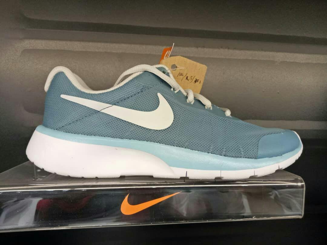 nike tanjun racer gs