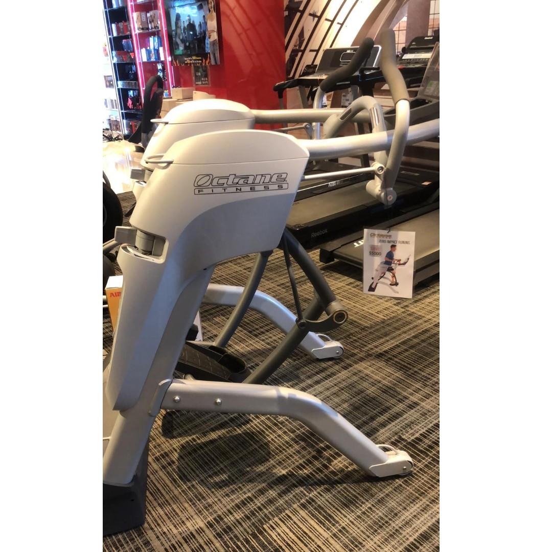 Octane Fitness ZR7 Zero Runner(Demo Unit), Sports Equipment, Exercise