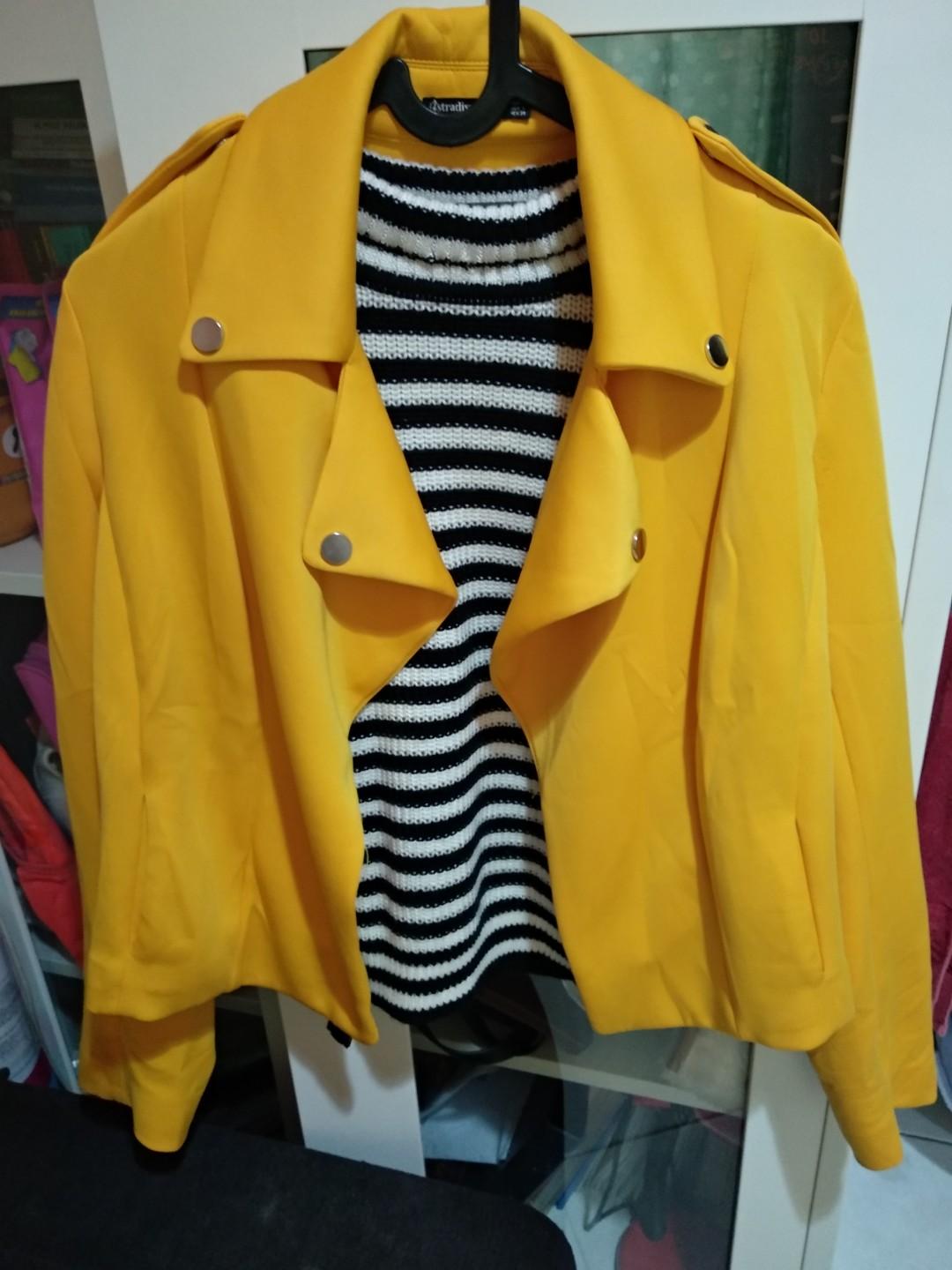 Stradivarius yellow coat online