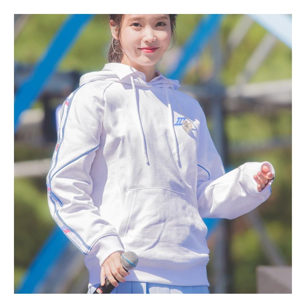 White long sleeve sale hoodie
