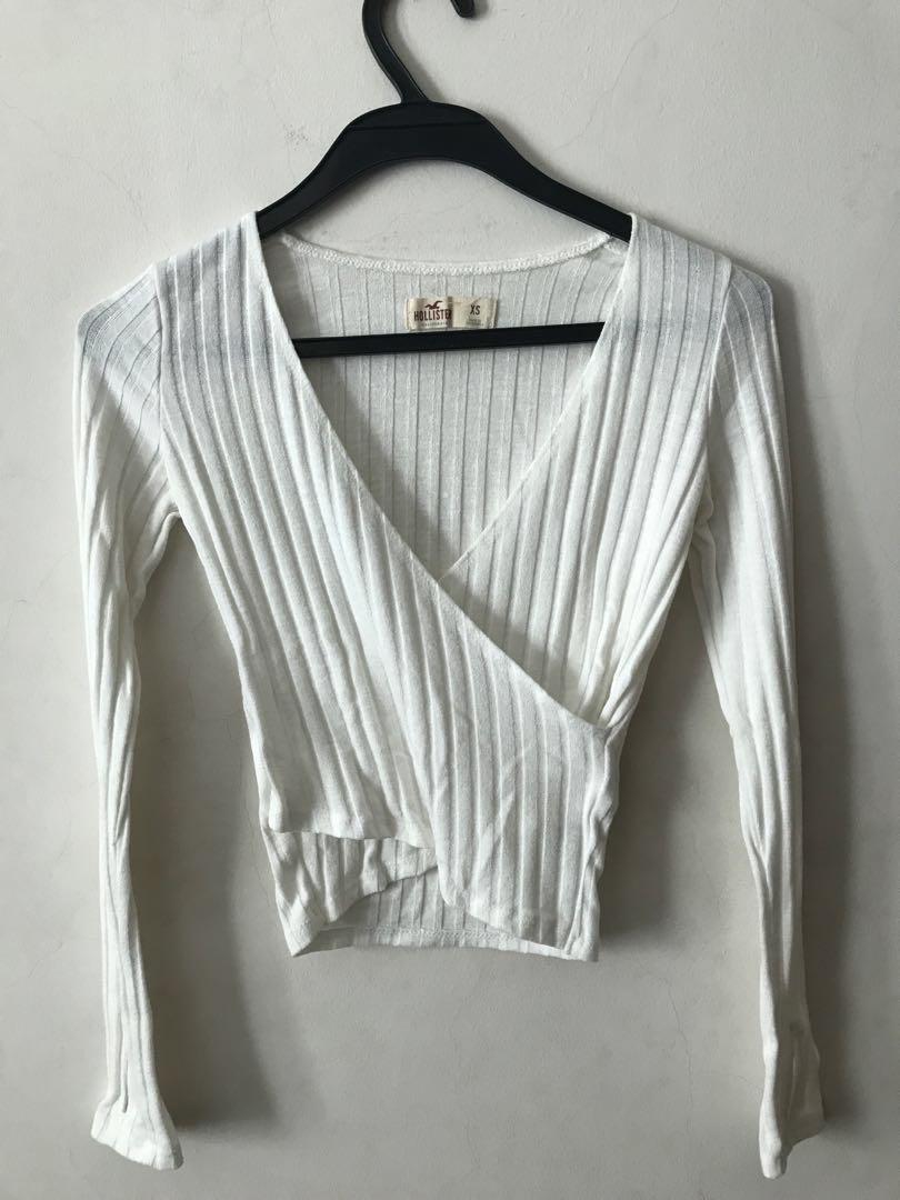 Hollister White Crop Top Women s Fashion Tops Sleeveless on Carousell