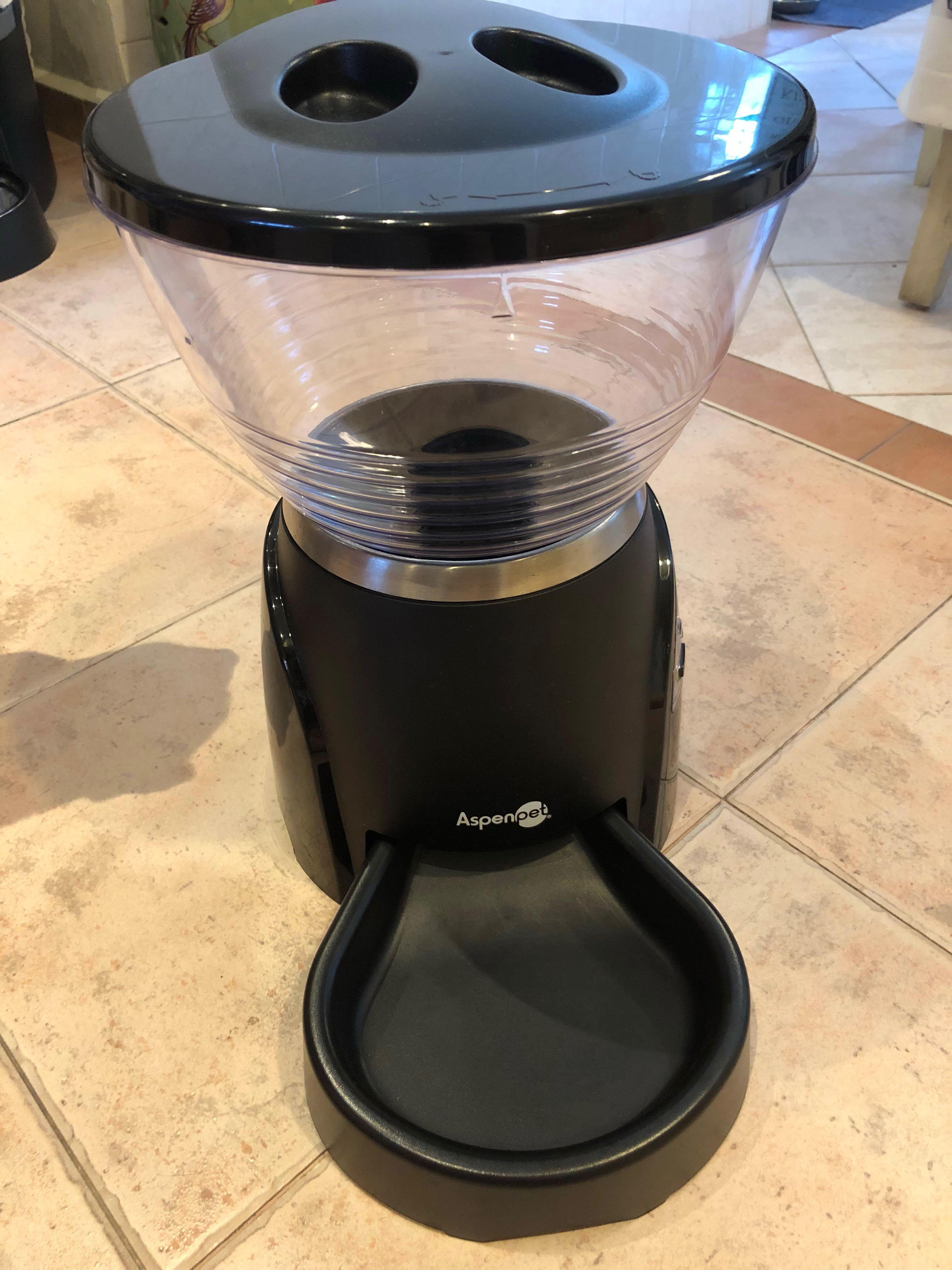 LIKE NEW!! ASPEN PET LEBISTRO PROGRAMMABLE FOOD DISPENSER, Pet Supplies ...