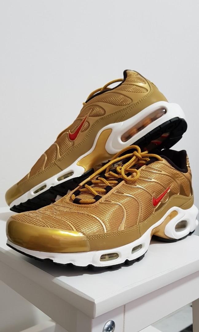 metallic gold air max plus