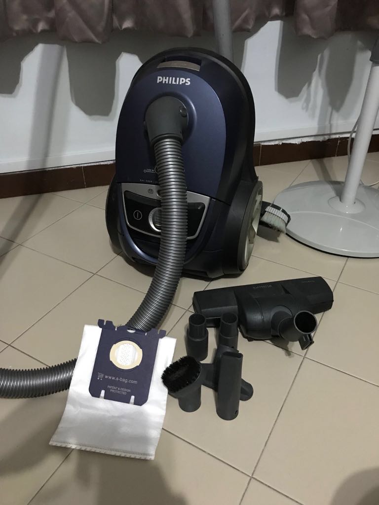 PHILIPS FC9160 VACUUM WITH EXTRA MATTRESS ATTACHMENT, TV & Home