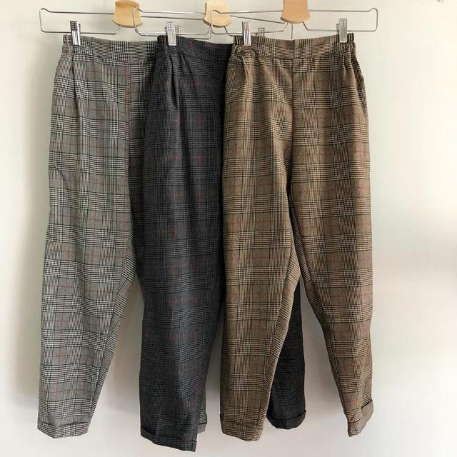 Stradivarius Checkered Pants Celana Chino Wanita Celana Kotak Kotak Celana Panjang Fesyen Wanita Pakaian Wanita Bawahan Di Carousell