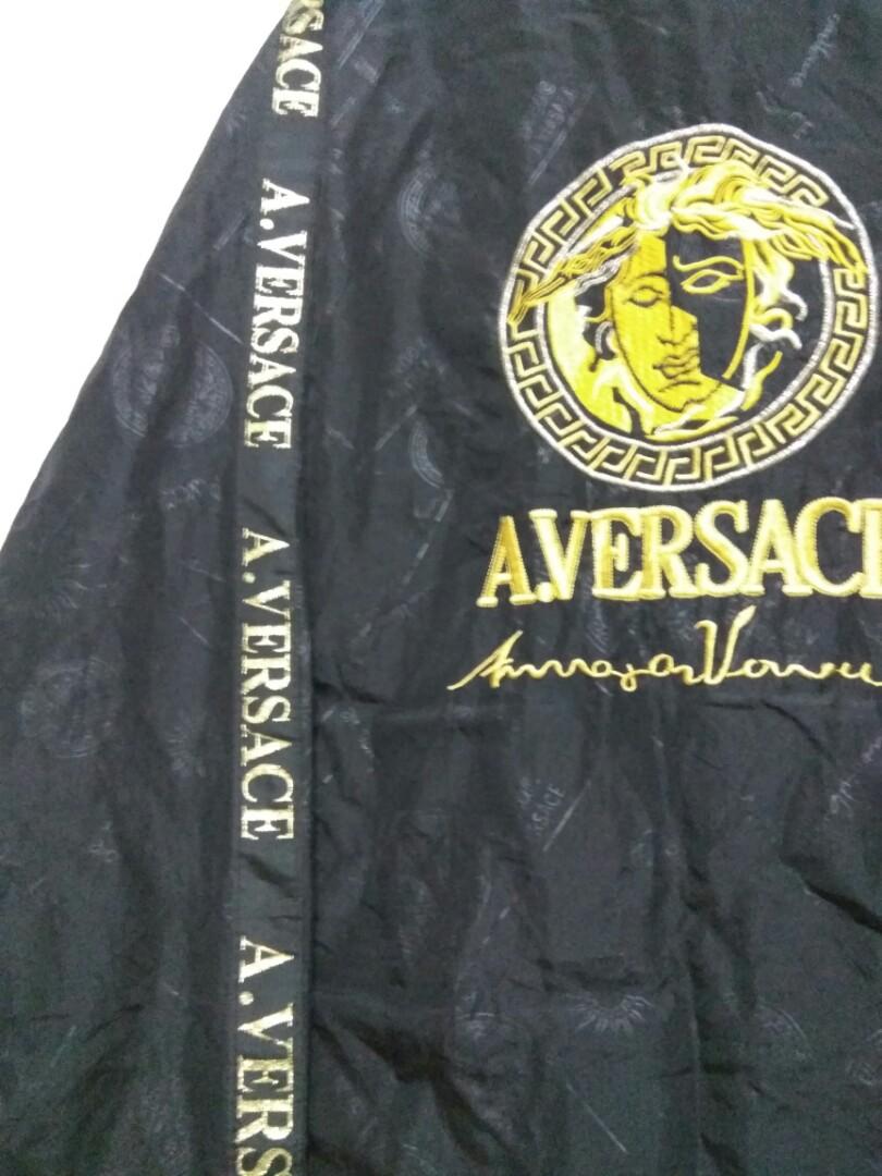 versace jacket (Category: Coats, Jackets and Outerwear) located in Kota Bharu. Submitted by wfffs__ (Listing ID 193133804, Image 2). Description: pit 24/28 ada defect kat siku (tak tembus ada dua layer).