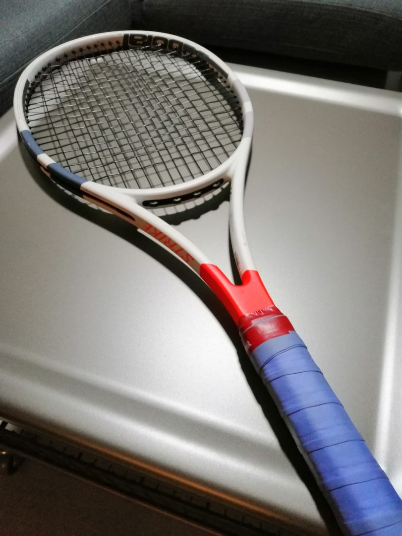 wilson pro staff vs babolat pure strike