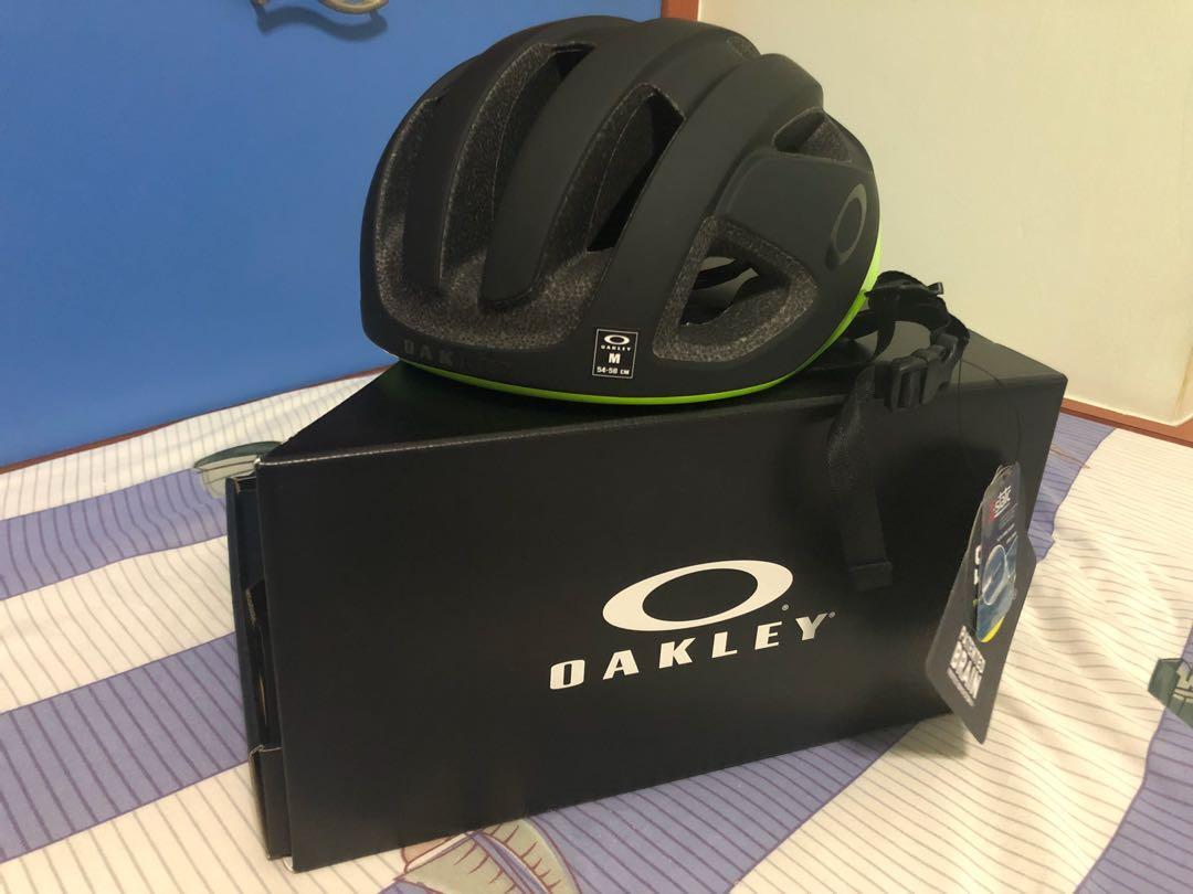 BNIB Oakley Aro 3 mips helmet retina burn Medium size Sports