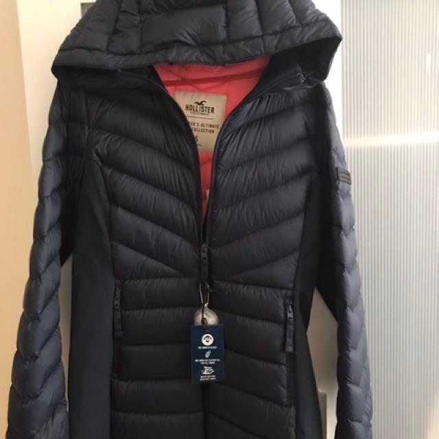Hollister all weather Jacket, Women's Fashion, Coats, Jackets and Outerwear  on Carousell