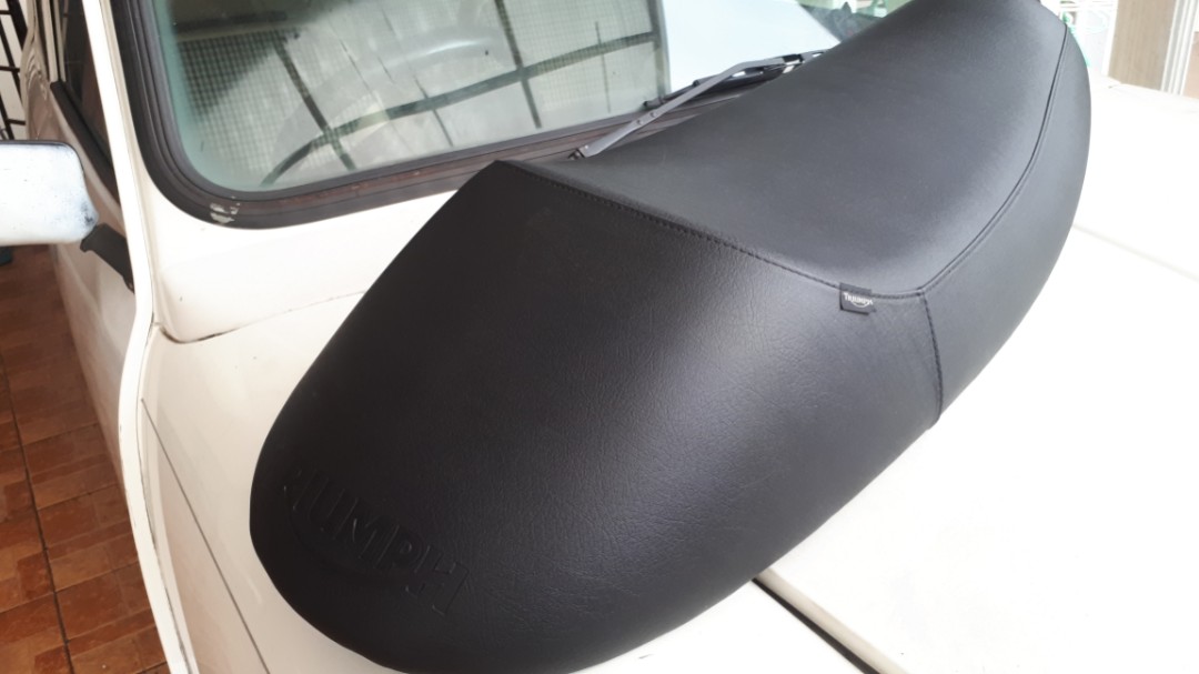 triumph low seat