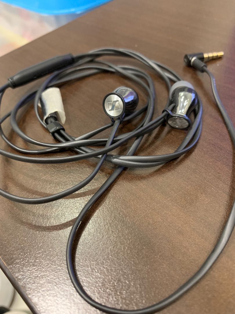 Momentum in ear black chrome cheap
